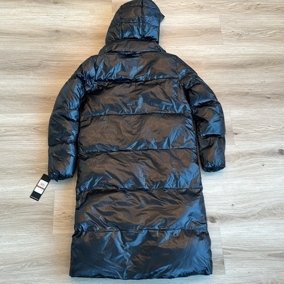 Water Resistant Down & Feather Fill Coat with Attached Bib Insert
Karl Lagerfeld - Picture 12 of 12